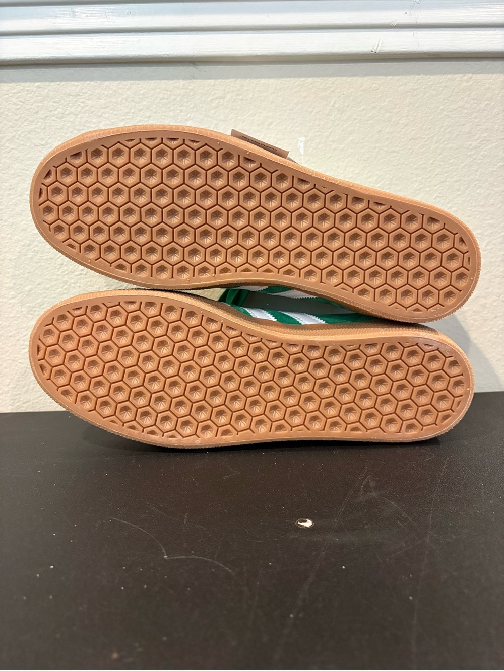 Adidas Gazelle ADV Green Gum Bottoms Casual Shoes JH5247 Mens Size 9.5 - Picture 10 of 10